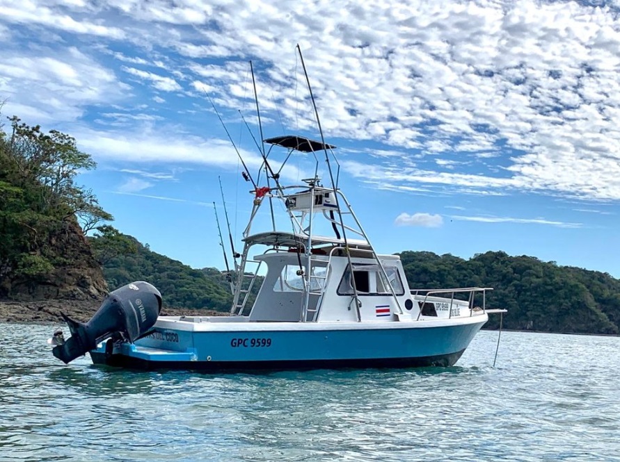 Witch's Rock Boat Trip 31 foot bote with toilet on board is ready to take surfers to one of the famous surf breaks in Costa Rica!