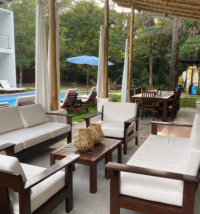 Ride On Nosara Restaurant Seating