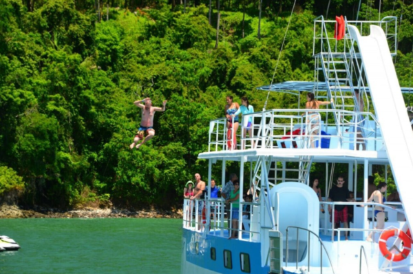 Manuel Antonio Catamaran fun