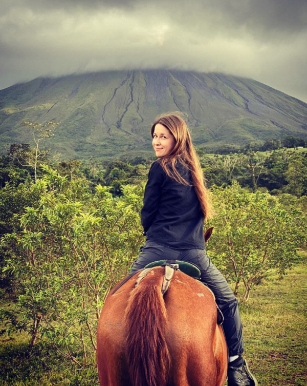 La Fortuna horseback riding tour for horse lovers